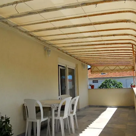 With A Parking Space - 11291