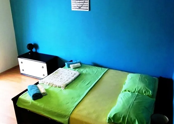 With A Parking Space - 11291