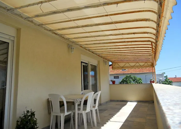 With A Parking Space - 11291